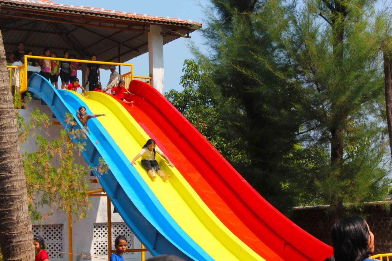 Pinewood Resort Karjat Buitenkant foto
