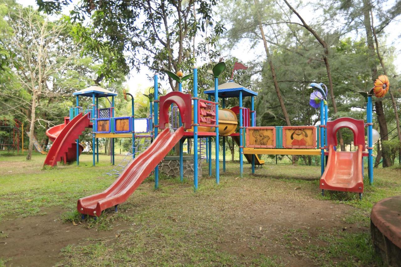 Pinewood Resort Karjat Buitenkant foto