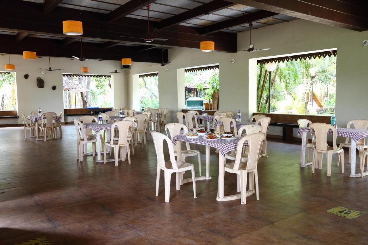 Pinewood Resort Karjat Buitenkant foto