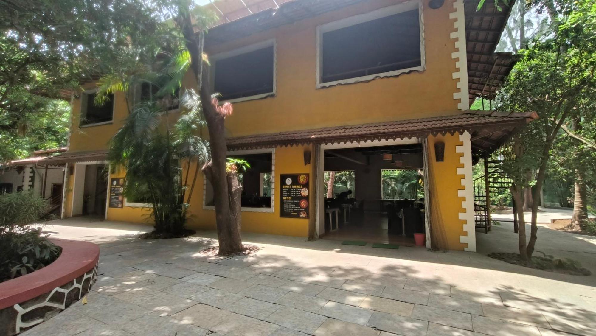 Pinewood Resort Karjat Buitenkant foto