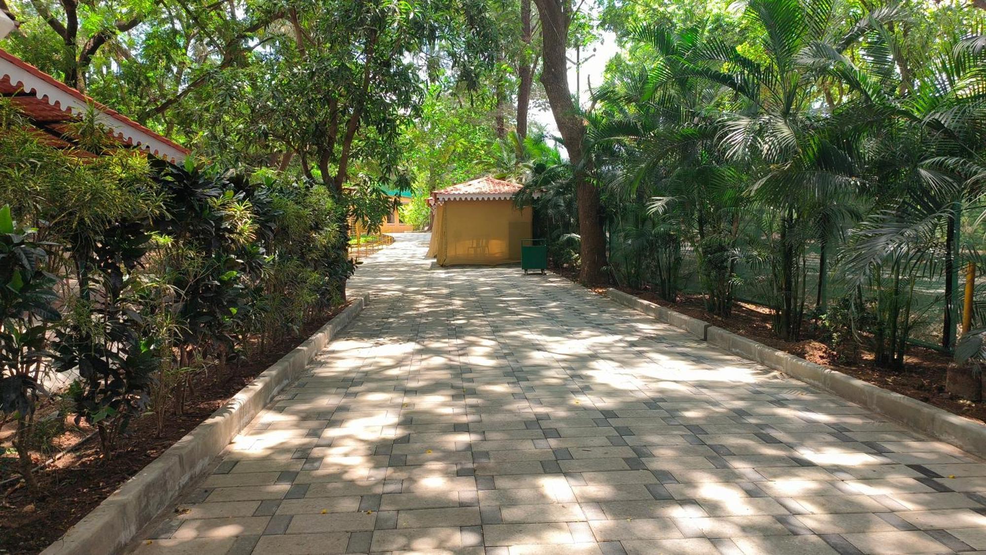 Pinewood Resort Karjat Buitenkant foto